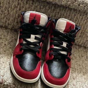 Air Jordan 1’s Mid “Chicago Toe”